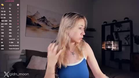 Snapshot of _golden_moon_ chatting on February 19, 7:38 pm Rina online show from February 19, 7:38 pm