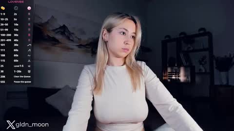 Snapshot of _golden_moon_ chatting on March 7, 7:38 pm Rina online show from March 7, 7:38 pm