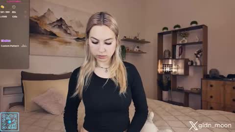 Snapshot of _golden_moon_ chatting on October 15, 11:49 pm Rina online show from October 15, 11:49 pm