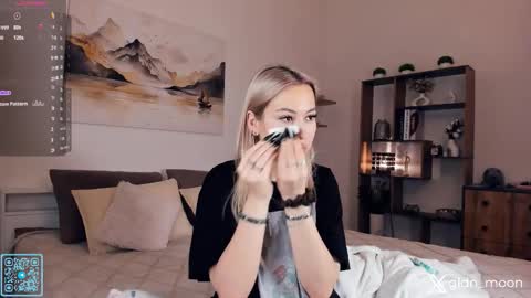 Snapshot of _golden_moon_ chatting on October 22, 11:15 pm Rina online show from October 22, 11:15 pm