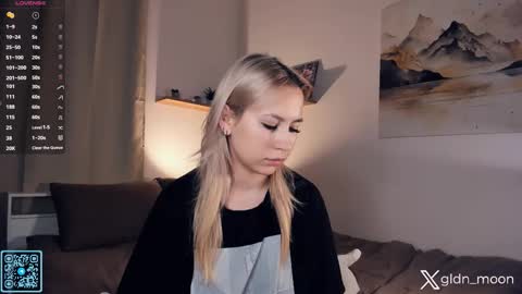 Snapshot of _golden_moon_ chatting on November 1, 7:38 pm Rina online show from November 1, 7:38 pm