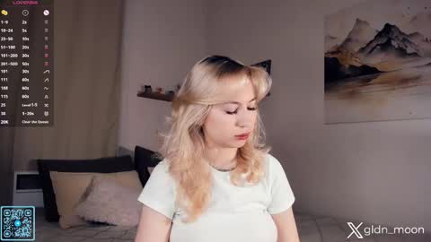 Snapshot of _golden_moon_ chatting on November 15, 9:21 pm Rina online show from November 15, 9:21 pm