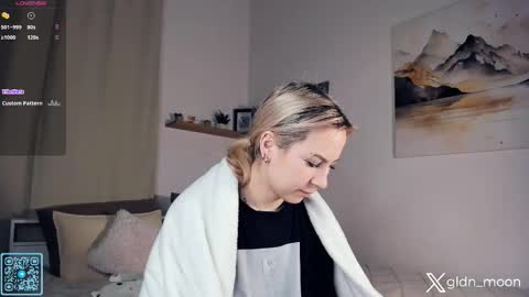 Snapshot of _golden_moon_ chatting on November 20, 9:03 pm Rina online show from November 20, 9:03 pm