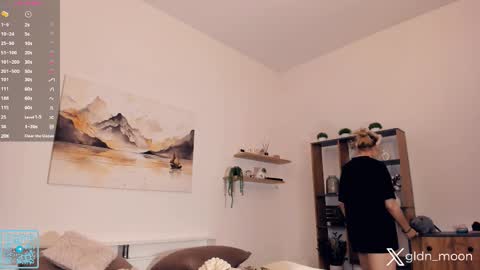 Snapshot of _golden_moon_ chatting on November 23, 7:35 pm Rina online show from November 23, 7:35 pm