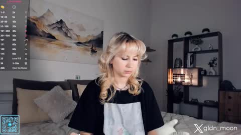 Snapshot of _golden_moon_ chatting on November 24, 9:14 pm Rina online show from November 24, 9:14 pm