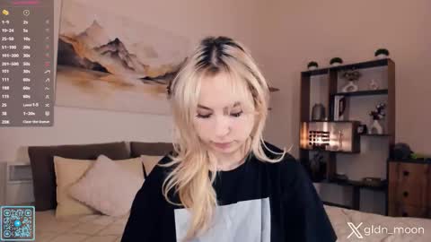 Snapshot of _golden_moon_ chatting on November 26, 12:44 am Rina online show from November 26, 12:44 am