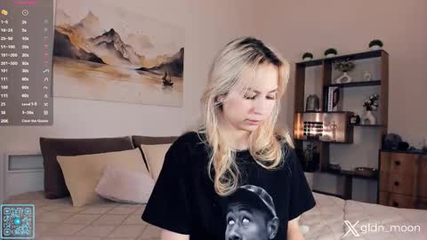 Snapshot of _golden_moon_ chatting on December 4, 8:17 pm Rina online show from December 4, 8:17 pm