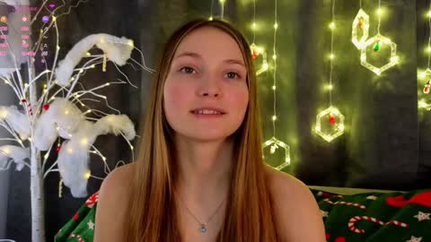 Snapshot of _green_green_ chatting on December 28, 4:30 am Milly online show from December 28, 4:30 am