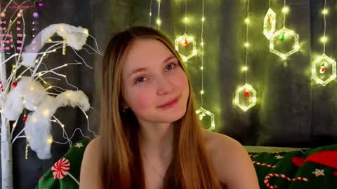 Snapshot of _green_green_ chatting on December 28, 7:33 am Milly online show from December 28, 7:33 am