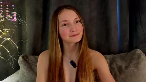 Snapshot of _green_green_ chatting on February 10, 4:08 am Milly online show from February 10, 4:08 am