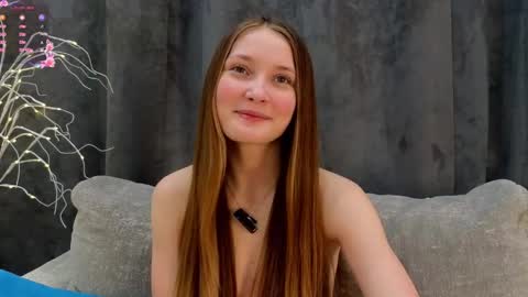 Snapshot of _green_green_ chatting on February 19, 4:34 am Milly online show from February 19, 4:34 am