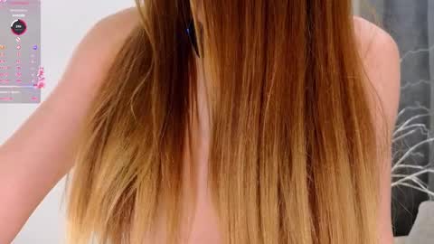 Snapshot of _green_green_ chatting on March 10, 7:10 am Milly online show from March 10, 7:10 am