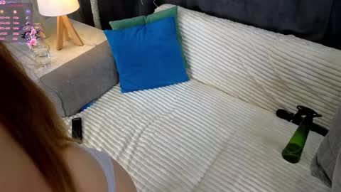 Snapshot of _green_green_ chatting on March 12, 7:24 am Milly online show from March 12, 7:24 am