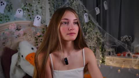 Snapshot of _green_green_ chatting on October 28, 2:48 am Milly online show from October 28, 2:48 am