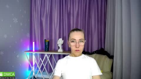 _greybunny_ online show from September 21, 11:12 am