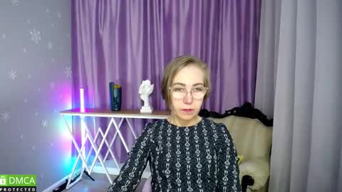 _greybunny_ online show from October 14, 12:28 pm