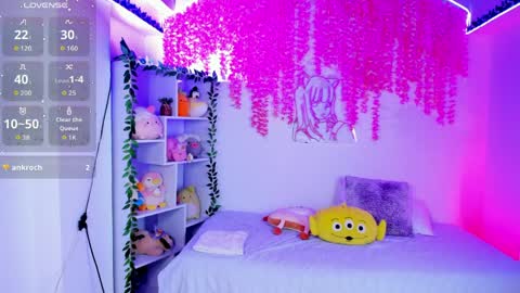 Hanna Botero online show from March 31, 7:36 pm