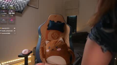 Snapshot of _haruu chatting on February 28, 3:40 am Haru online show from February 28, 3:40 am