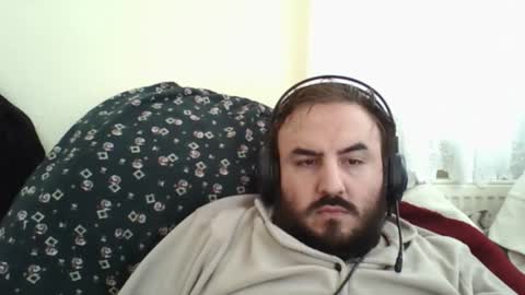 Snapshot of _hasanhz_ chatting on February 19, 11:39 am hasanhz. online show from February 19, 11:39 am