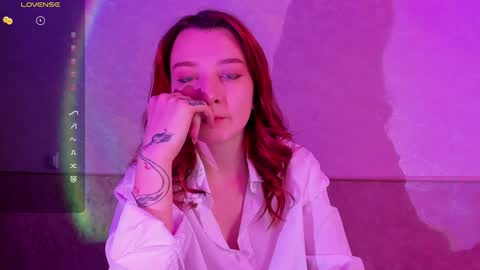 Snapshot of _hey_scarlett_ chatting on December 3, 4:58 am _hey_scarlett_ online show from December 3, 4:58 am