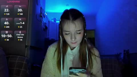 Snapshot of _hey_scarlett_ chatting on December 19, 10:24 am _hey_scarlett_ online show from December 19, 10:24 am