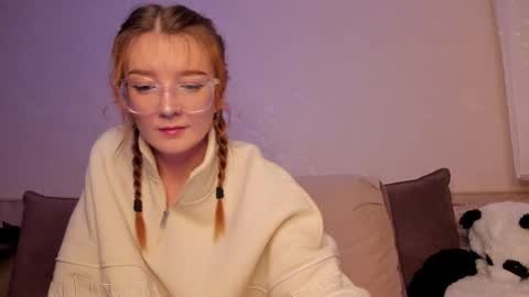 Snapshot of _hey_scarlett_ chatting on January 17, 8:11 pm _hey_scarlett_ online show from January 17, 8:11 pm