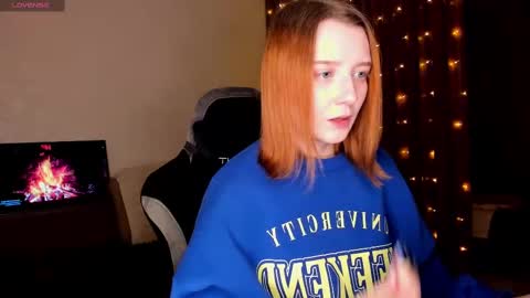 Snapshot of _hey_scarlett_ chatting on February 20, 7:41 pm _hey_scarlett_ online show from February 20, 7:41 pm