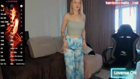 Snapshot of _hey_scarlett_ chatting on February 27, 3:36 am _hey_scarlett_ online show from February 27, 3:36 am