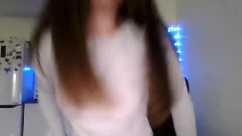 Snapshot of _hidden_frommymoom_ chatting on June 21, 11:13 am Criss4u online show from June 21, 11:13 am