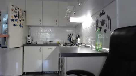 Snapshot of _hidden_frommymoom_ chatting on July 9, 9:24 am Criss4u online show from July 9, 9:24 am
