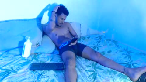 KEYLA Y SAMUEL online show from July 18, 5:00 am