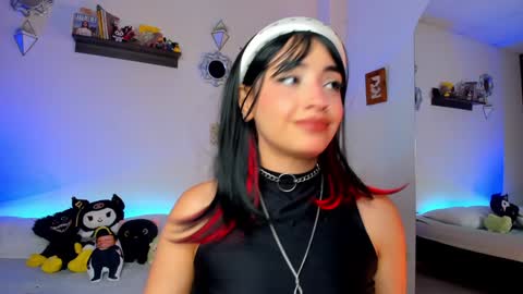 Snapshot of _hotpink chatting on January 6, 10:47 pm Jenn  online show from January 6, 10:47 pm