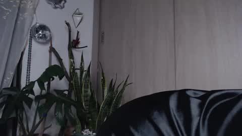 Jenn  online show from March 27, 11:37 pm