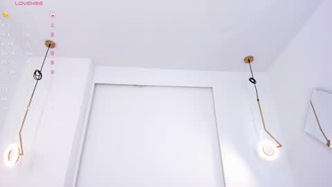 Snapshot of _huge_boobs_ebony chatting on February 26, 10:42 pm Darlis online show from February 26, 10:42 pm