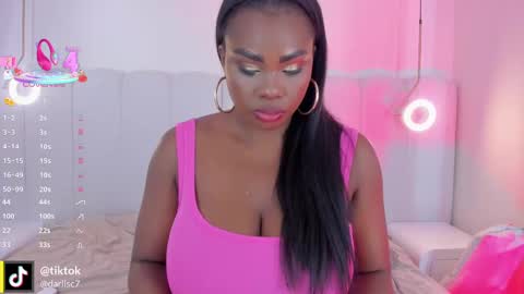 Snapshot of _huge_boobs_ebony chatting on September 15, 7:36 pm Darlis online show from September 15, 7:36 pm