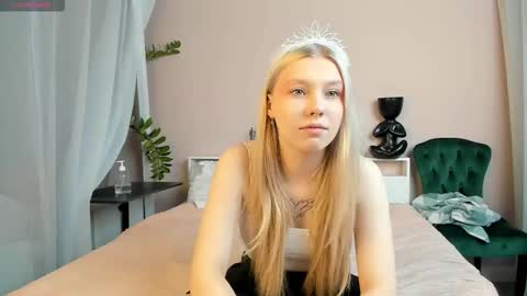 Snapshot of _innocent_soul_ chatting on November 11, 6:57 am Daisy online show from November 11, 6:57 am