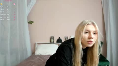 Snapshot of _innocent_soul_ chatting on November 21, 7:51 am Daisy online show from November 21, 7:51 am