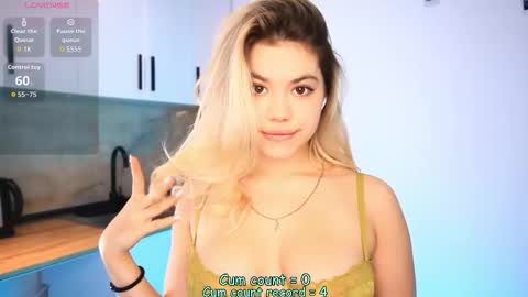 Snapshot of _iowaa_ chatting on January 7, 6:38 am Maria online show from January 7, 6:38 am