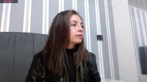 Snapshot of _isaabellaa chatting on January 8, 11:21 am Isa online show from January 8, 11:21 am