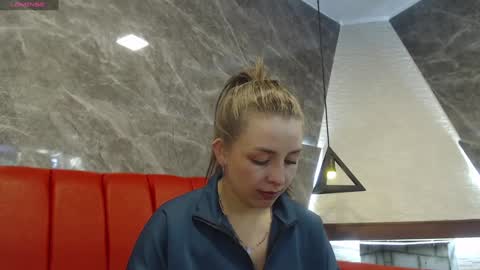 Snapshot of _isaabellaa chatting on February 6, 11:10 am Isa online show from February 6, 11:10 am