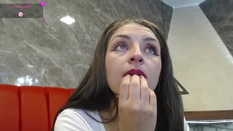 Snapshot of _isaabellaa chatting on February 7, 2:37 pm Isa online show from February 7, 2:37 pm