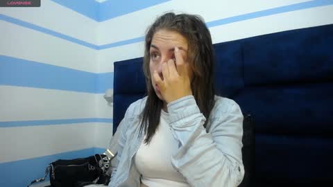 Snapshot of _isaabellaa chatting on February 8, 11:22 am Isa online show from February 8, 11:22 am