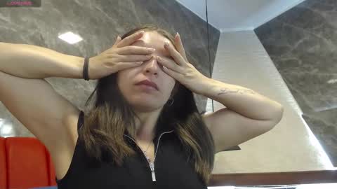 Snapshot of _isaabellaa chatting on February 10, 11:25 am Isa online show from February 10, 11:25 am