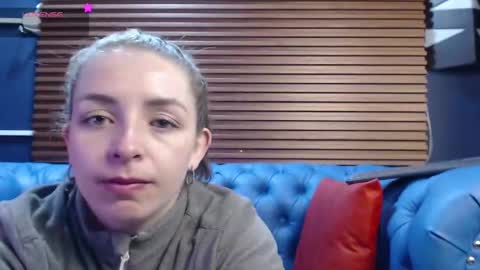 Snapshot of _isaabellaa chatting on February 13, 11:39 am Isa online show from February 13, 11:39 am