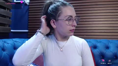 Snapshot of _isaabellaa chatting on February 17, 11:34 am Isa online show from February 17, 11:34 am