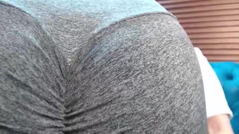 Snapshot of _isaabellaa chatting on February 17, 2:37 pm Isa online show from February 17, 2:37 pm