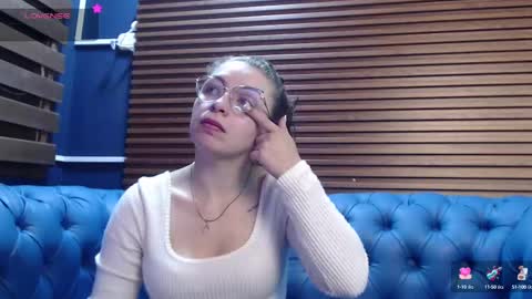 Snapshot of _isaabellaa chatting on February 18, 11:22 am Isa online show from February 18, 11:22 am