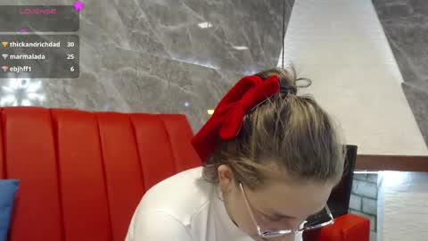 Snapshot of _isaabellaa chatting on March 6, 5:22 pm Isa online show from March 6, 5:22 pm