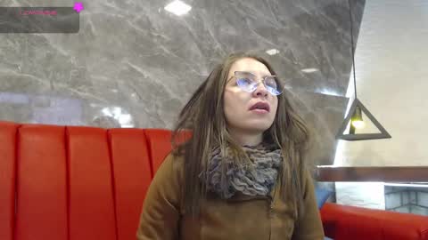 Snapshot of _isaabellaa chatting on March 10, 11:21 am Isa online show from March 10, 11:21 am