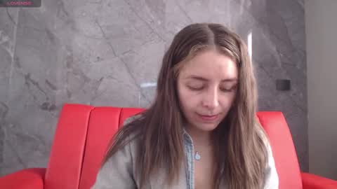 Snapshot of _isaabellaa chatting on October 2, 3:52 pm Isa online show from October 2, 3:52 pm